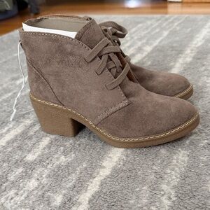 Brand new size 5.5 Women's Suede Ankle Boots - Brown